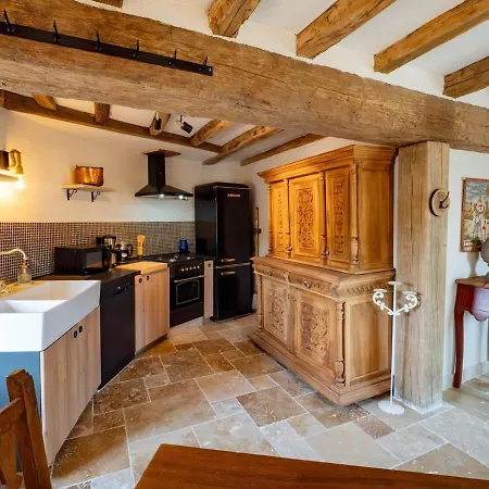 La Tour Medievale بيت للعطل
